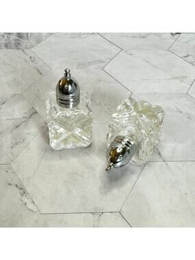 FB Rogers Salt & Pepper Shakers Set Of 2 Crystal Silver Plated Tops Japan EUC
